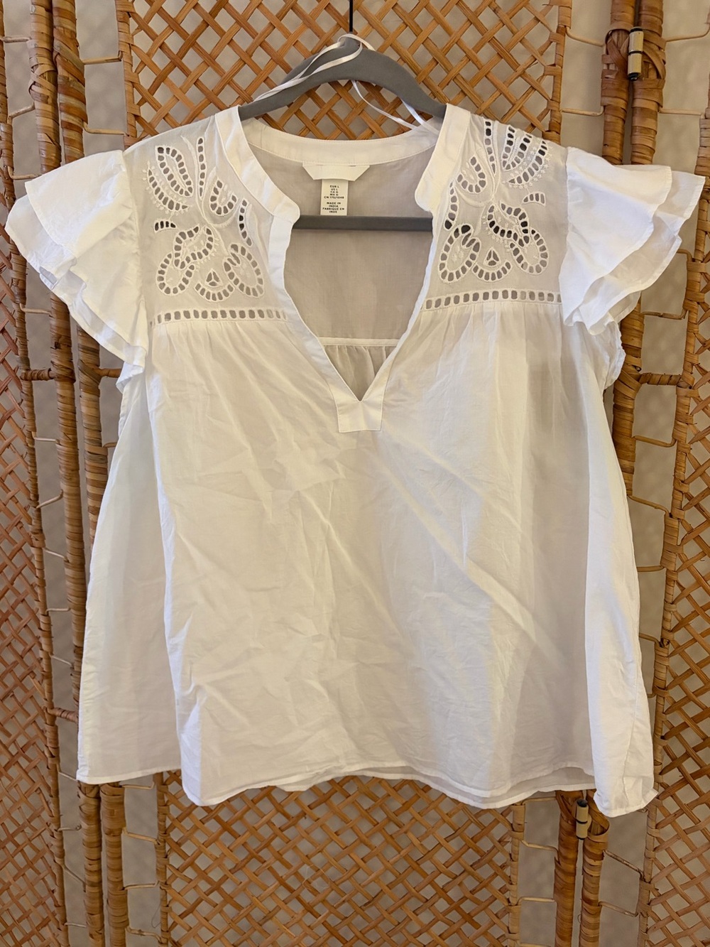 NWOT H&M Women’s White Eyelet Flutter-Sleeve Cotton Blouse